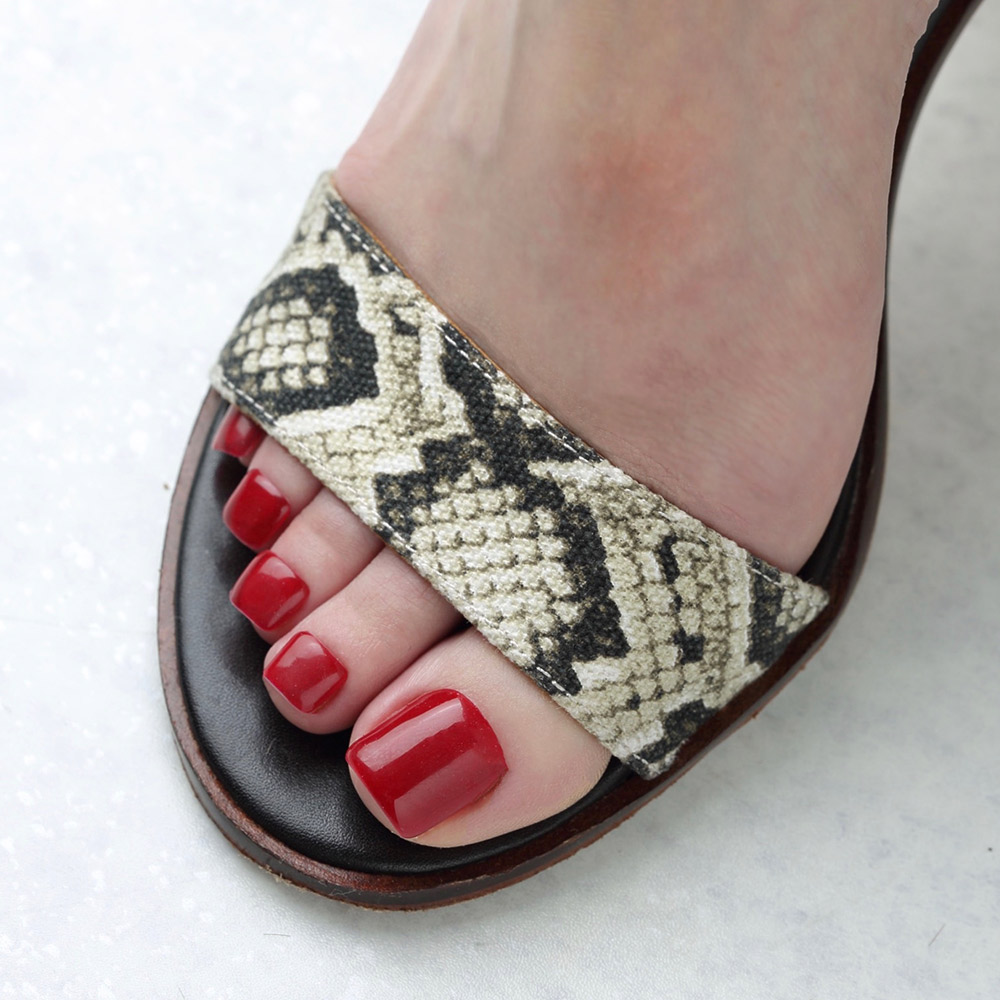 SHELLAC ネイルデザイン