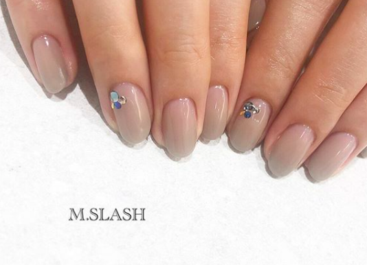 M.SLASH SOL Miyazaki ネイルデザイン
